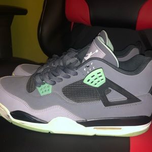 Jordan Retro 4 ( Green Glow) [Size 14]